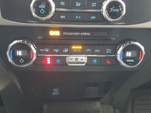 Certified 2022 Ford F450 Lariat w/ Lariat Ultimate Package image 28