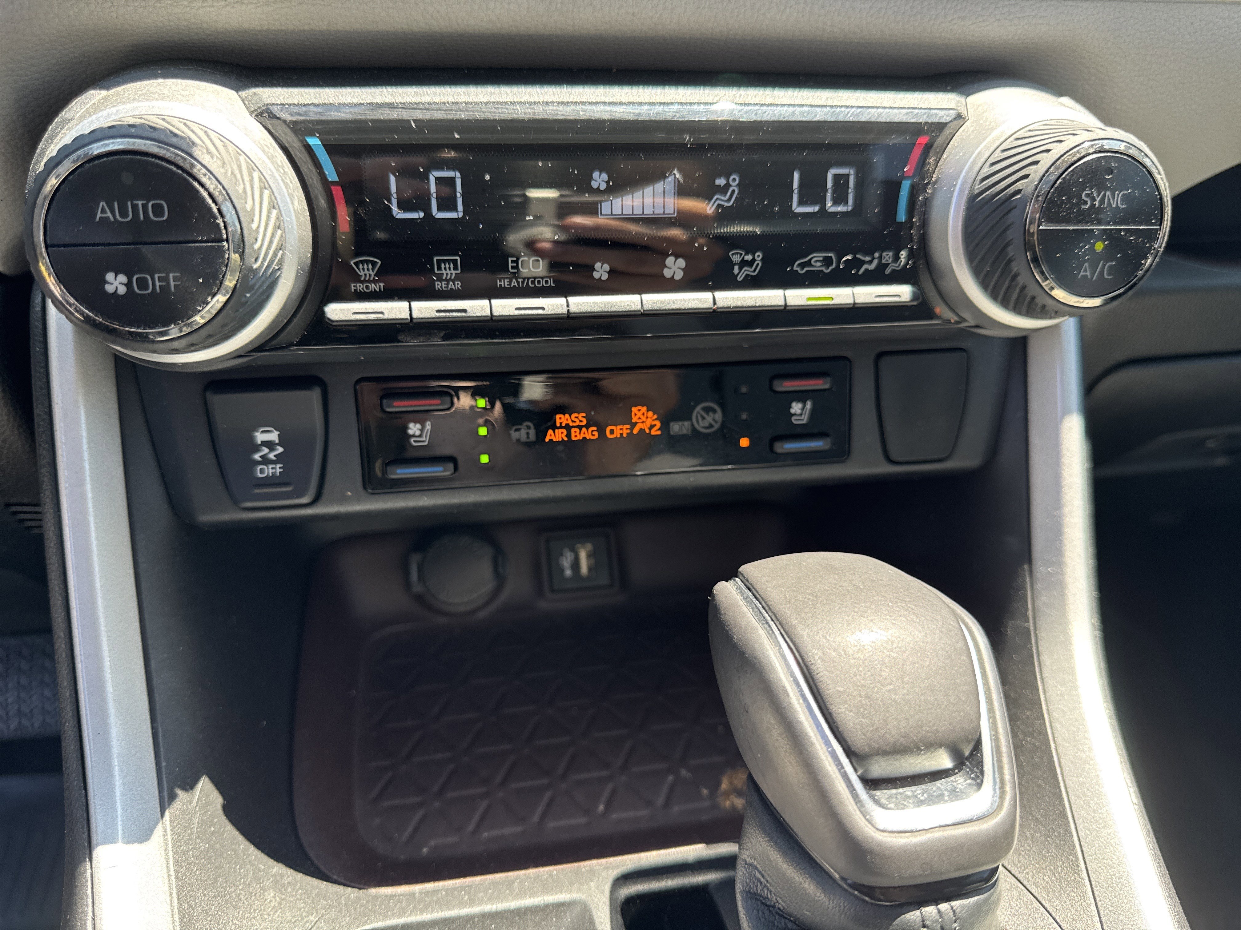 Used 2023 Toyota RAV4 Limited w/ Limited Grade Weather Package AWD/4WD image 31