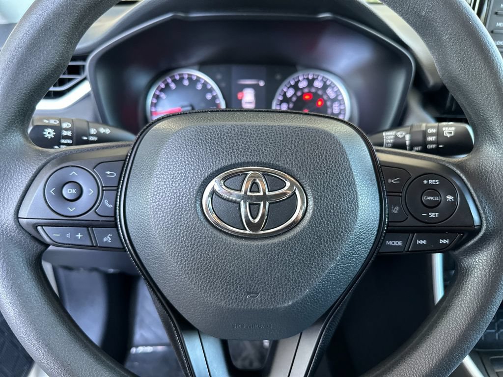 Used 2021 Toyota RAV4 XLE w/ Carpet Mat Package (TMS) FWD image 22