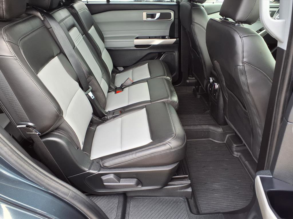 Certified 2022 Ford Explorer XLT w/ Equipment Group 202A image 13