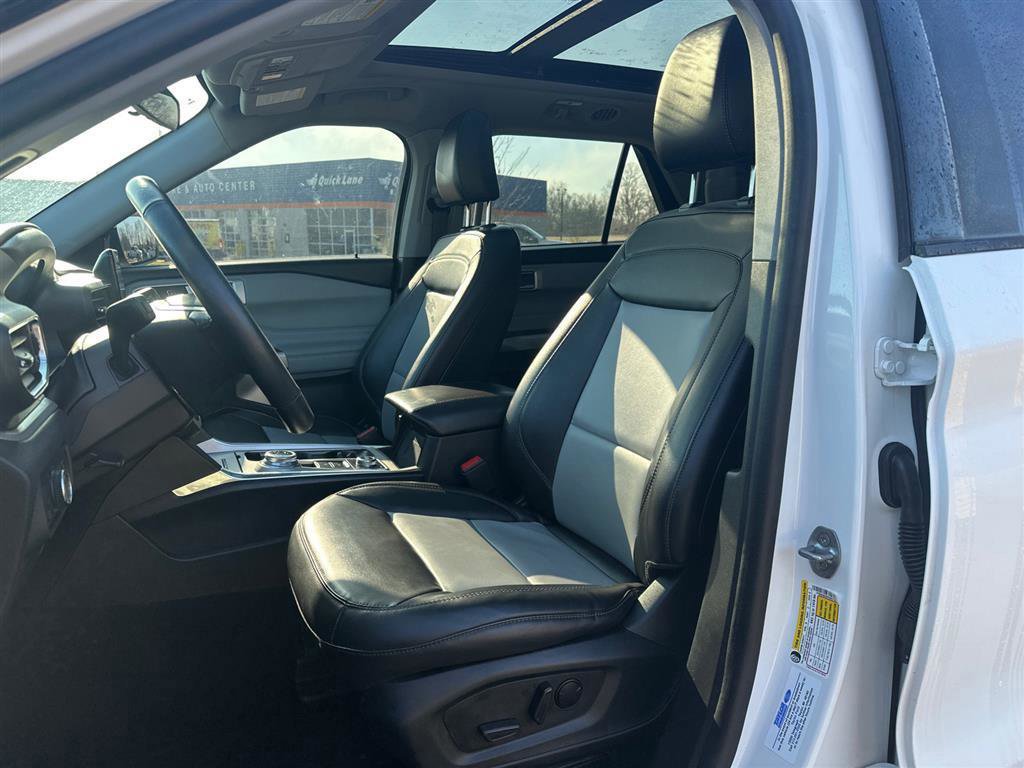 Certified 2023 Ford Explorer XLT w/ Equipment Group 202A image 11