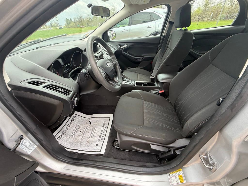 Certified 2017 Ford Focus SE FWD image 21