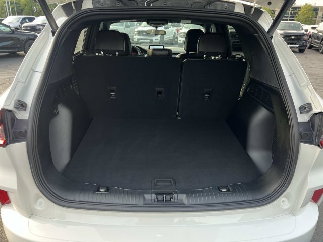 Certified 2023 Ford Escape ST-Line AWD/4WD image 12