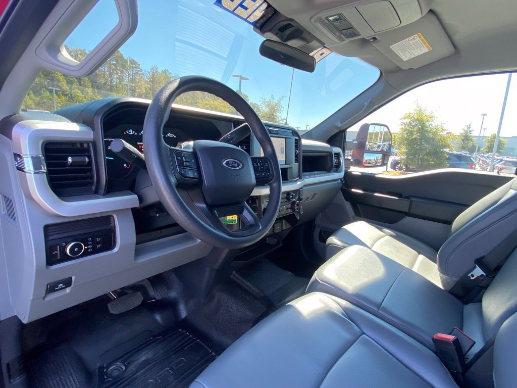Certified 2025 Ford F250 XL w/ XL Chrome Package AWD/4WD image 9
