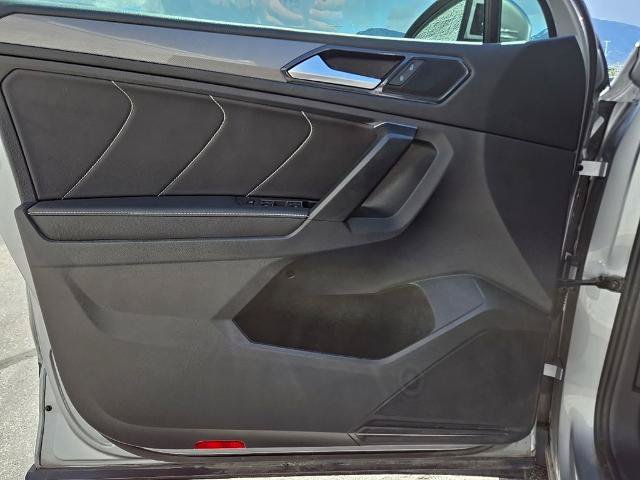 Used 2023 Volkswagen Tiguan SE w/ Panoramic Sunroof Package FWD image 15