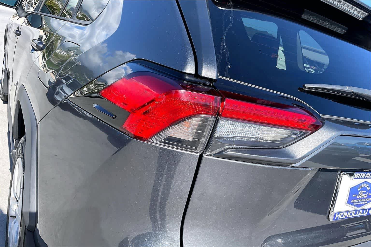 Used 2020 Toyota RAV4 LE w/ Carpet Mat Package FWD image 32