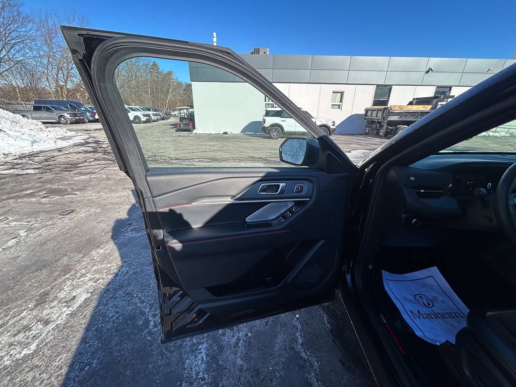 Certified 2025 Ford Explorer ST AWD/4WD image 13