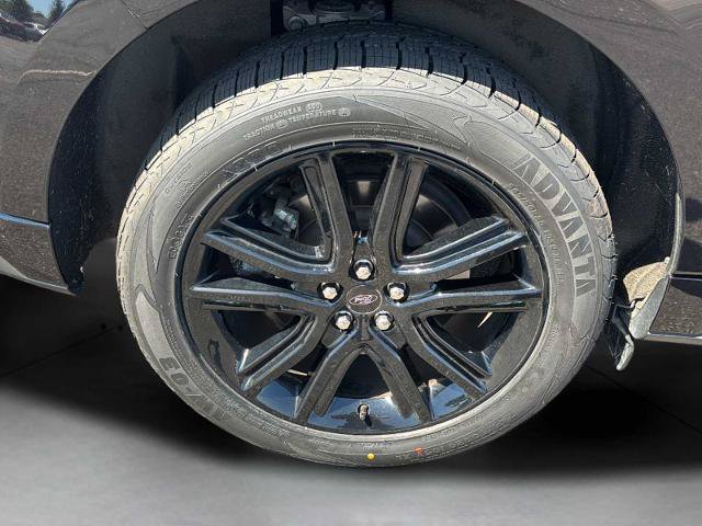 Certified 2024 Ford Edge ST-Line w/ Class II Trailer Tow Package AWD/4WD image 35