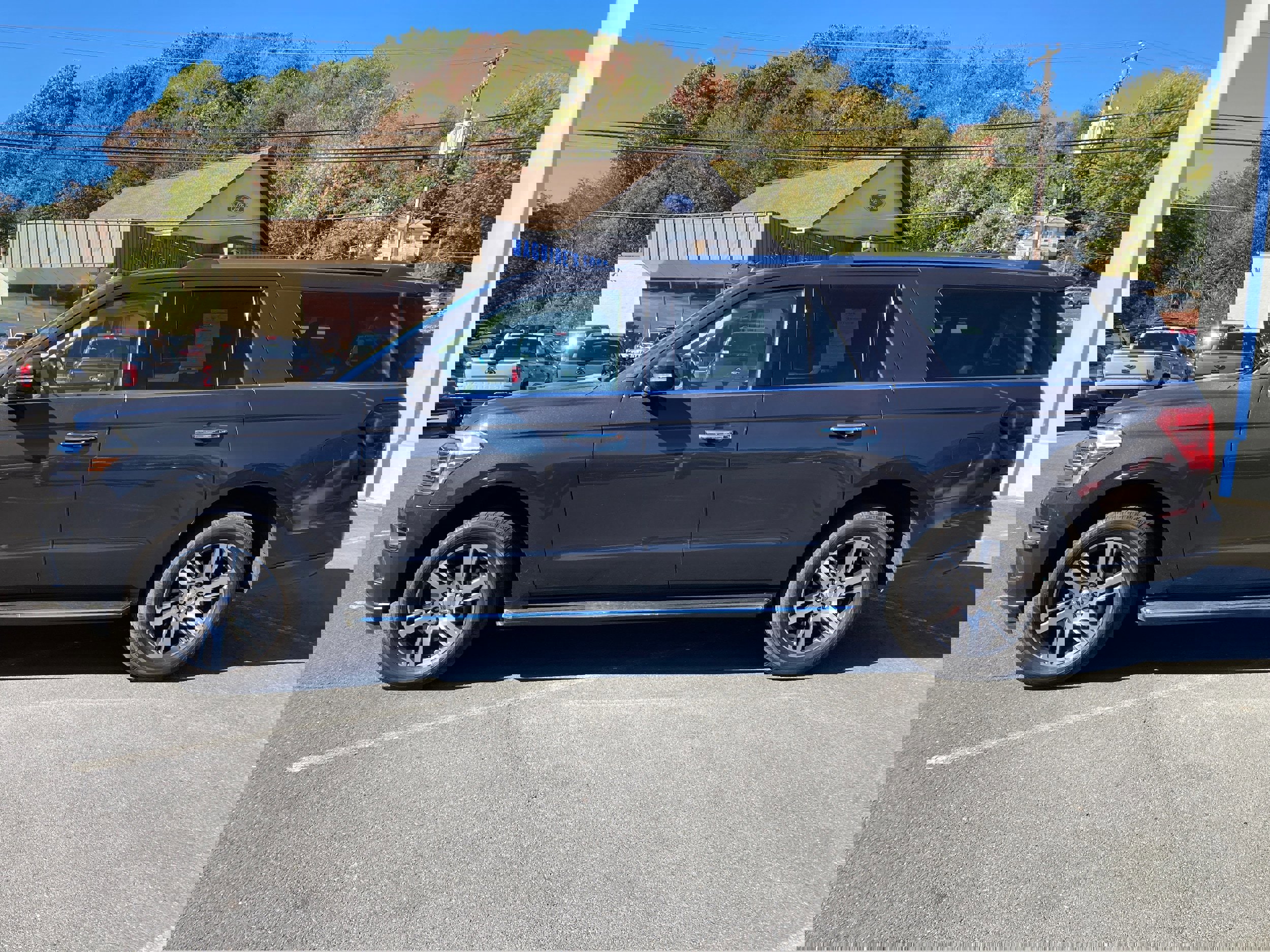 Certified 2022 Ford Expedition Max Limited image 3