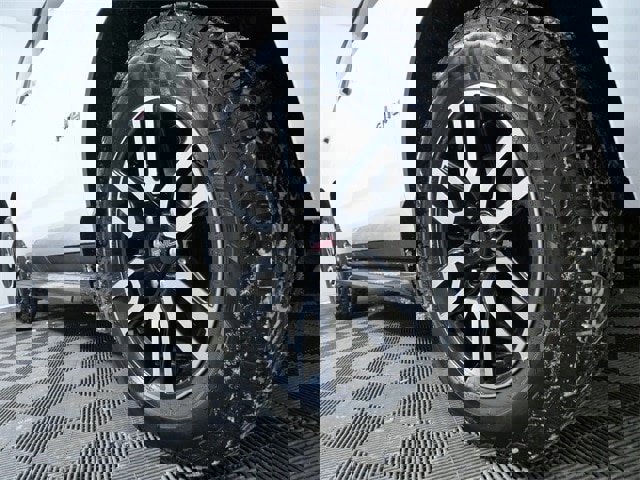 Used 2021 GMC Yukon AT4 w/ Rear Media and Nav Package image 7