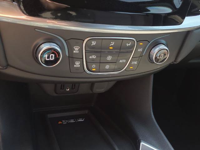 Used 2023 Chevrolet Traverse LT FWD image 26
