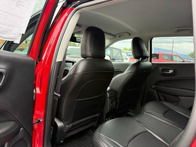 Used 2019 Jeep Compass Latitude AWD/4WD image 17