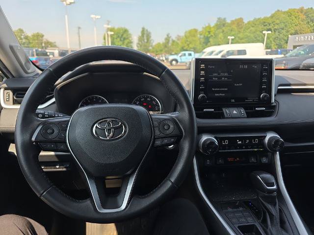 Used 2021 Toyota RAV4 XLE Premium AWD/4WD image 24