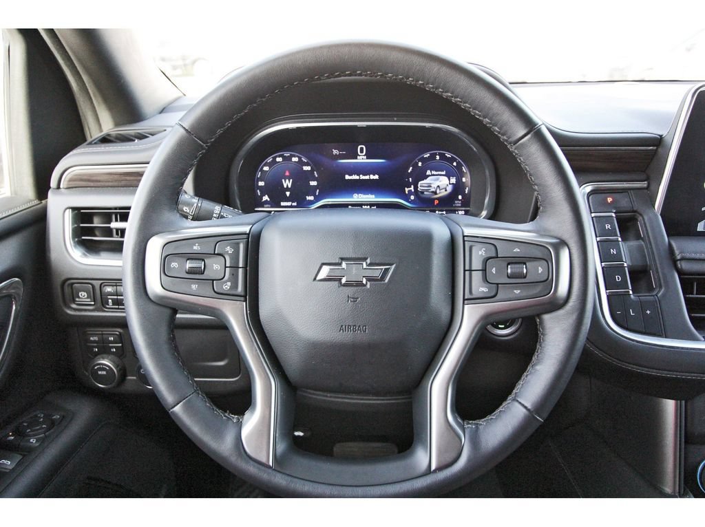 Used 2022 Chevrolet Tahoe Z71 w/ Luxury Package AWD/4WD image 15