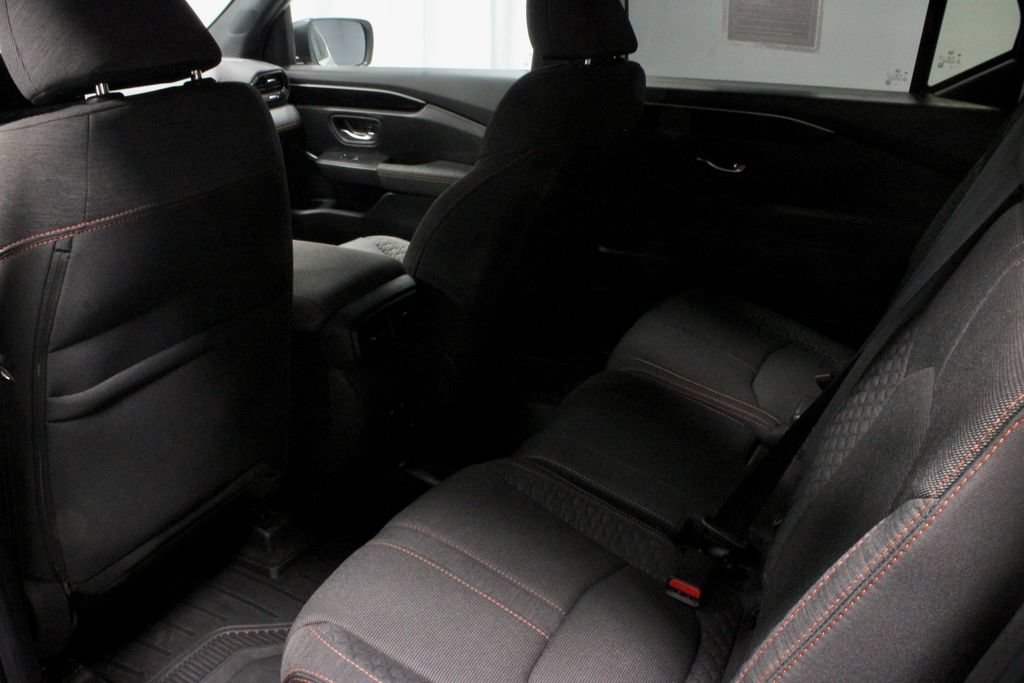 Used 2025 Honda Pilot Sport image 20