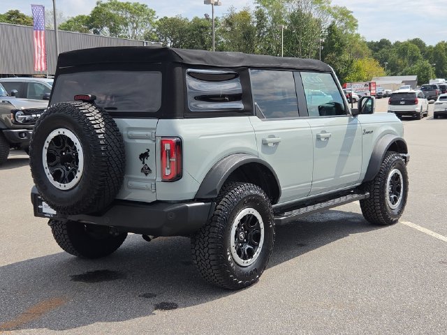 Certified 2022 Ford Bronco Outer Banks w/ Sasquatch Package AWD/4WD image 3