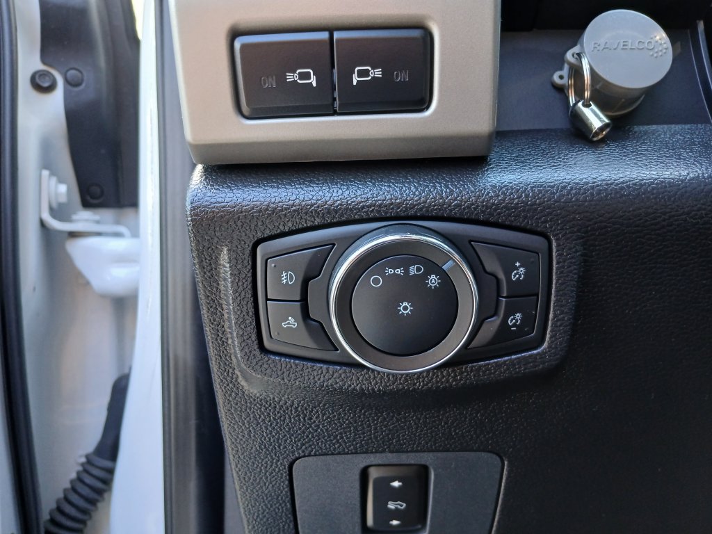 Certified 2022 Ford F250 Lariat w/ Lariat Value Package AWD/4WD image 13
