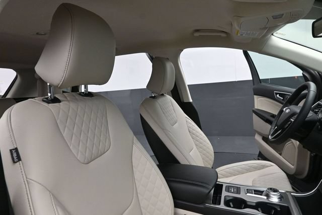 Certified 2024 Ford Edge Titanium AWD/4WD image 30