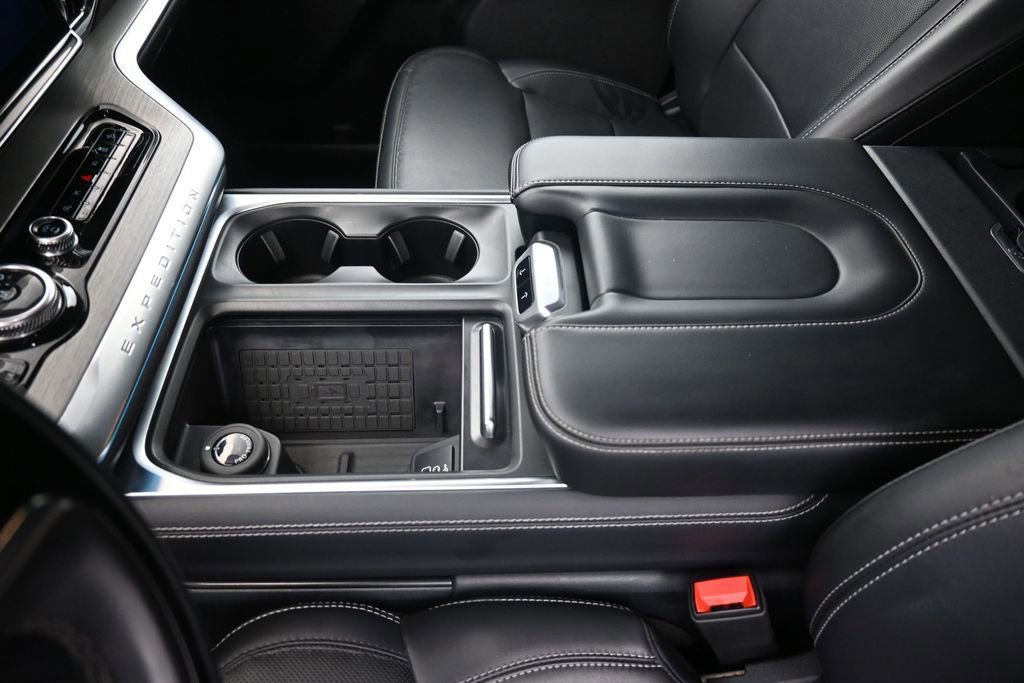 Certified 2025 Ford Expedition Platinum AWD/4WD image 20