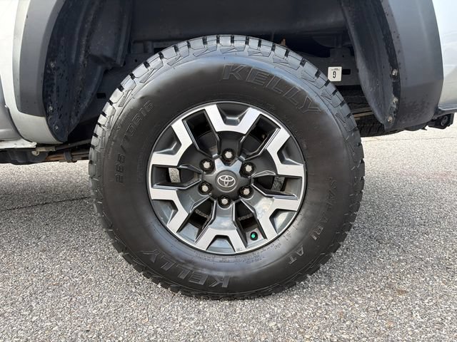 Used 2022 Toyota Tacoma TRD Off-Road w/ Technology Package AWD/4WD image 19