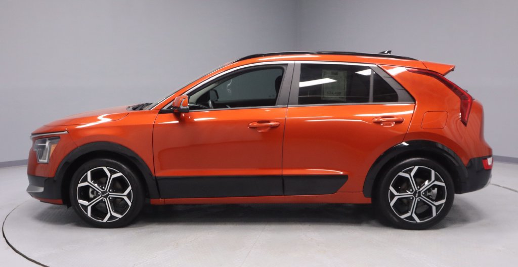 Used 2023 Kia Niro EX Touring FWD image 5