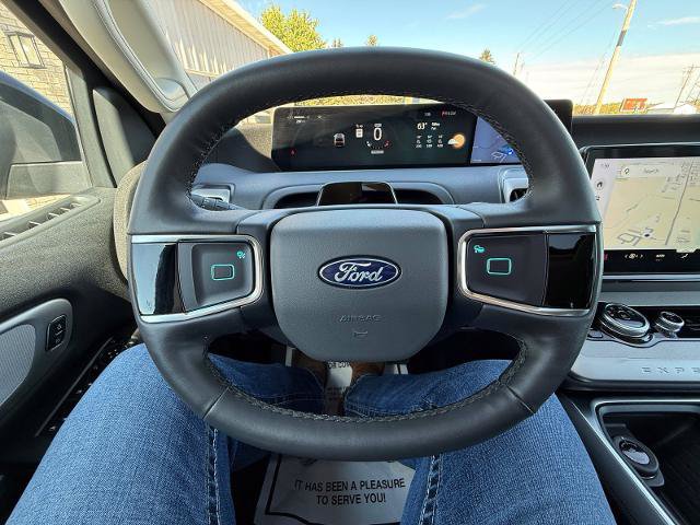 Certified 2025 Ford Expedition Active AWD/4WD image 32