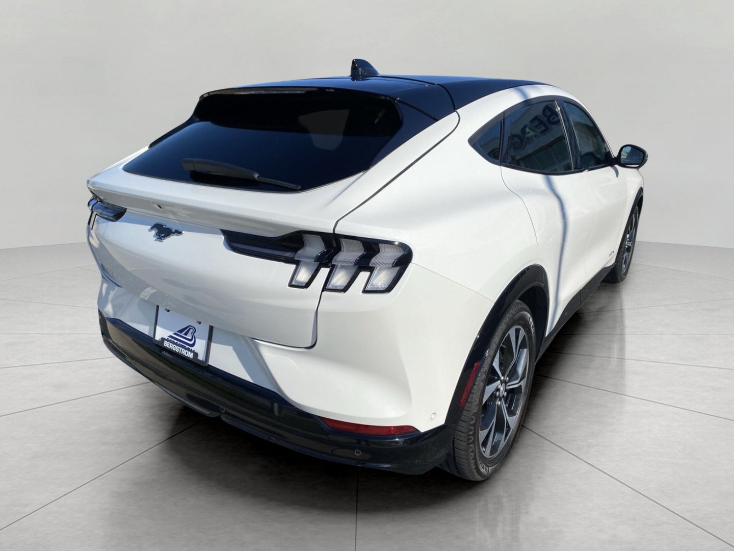Certified 2021 Ford Mustang Mach-E Premium AWD/4WD image 8