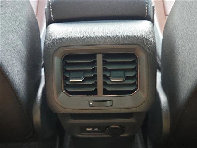 Used 2024 Volkswagen Tiguan SEL R-Line w/ MDO Package, Two-Row AWD/4WD image 17
