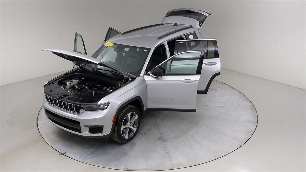 Used 2025 Jeep Grand Cherokee L Limited image 58