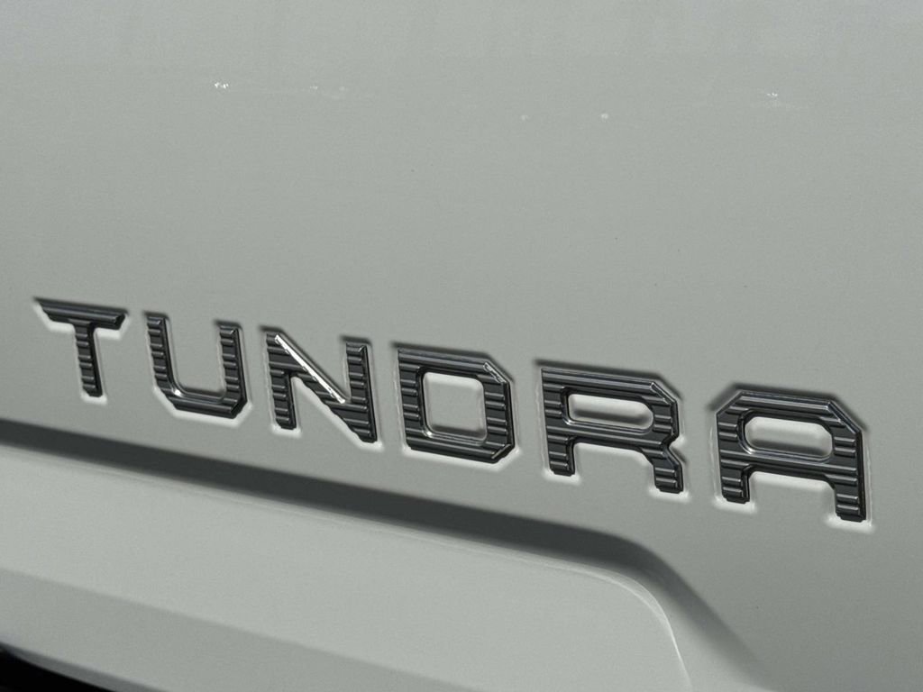 Used 2017 Toyota Tundra SR5 w/ SR5 Upgrade Package image 27