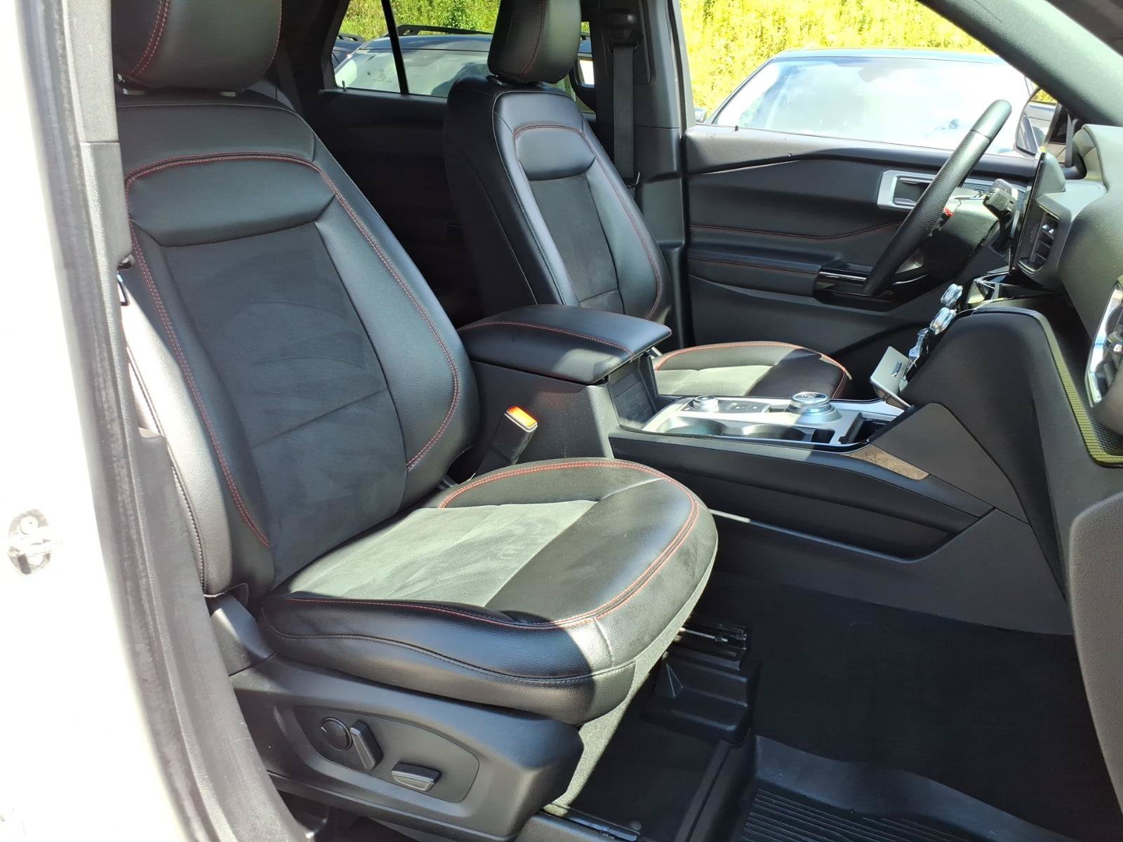 Certified 2022 Ford Explorer ST-Line w/ Class IV Trailer Tow Package AWD/4WD image 8