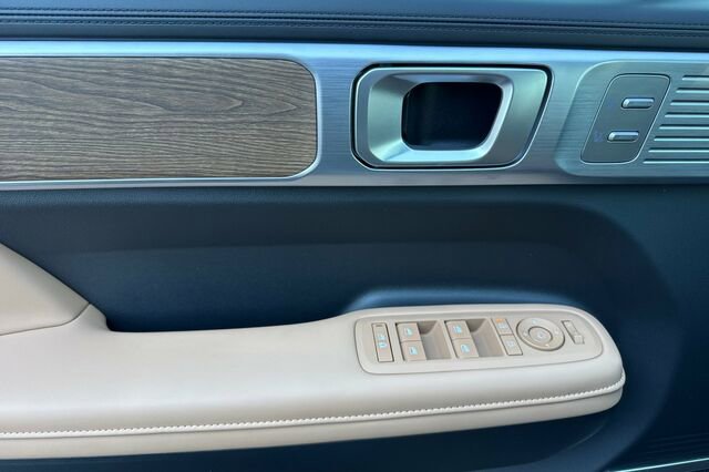 Used 2024 Hyundai Santa Fe Limited image 8