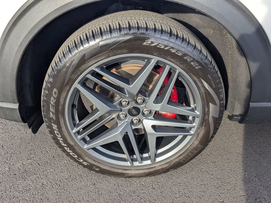 Certified 2025 Ford Explorer ST-Line w/ Premium Package image 27