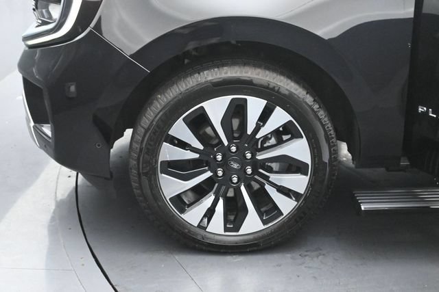 Certified 2025 Ford Expedition Max Platinum w/ Driver's Package AWD/4WD image 35