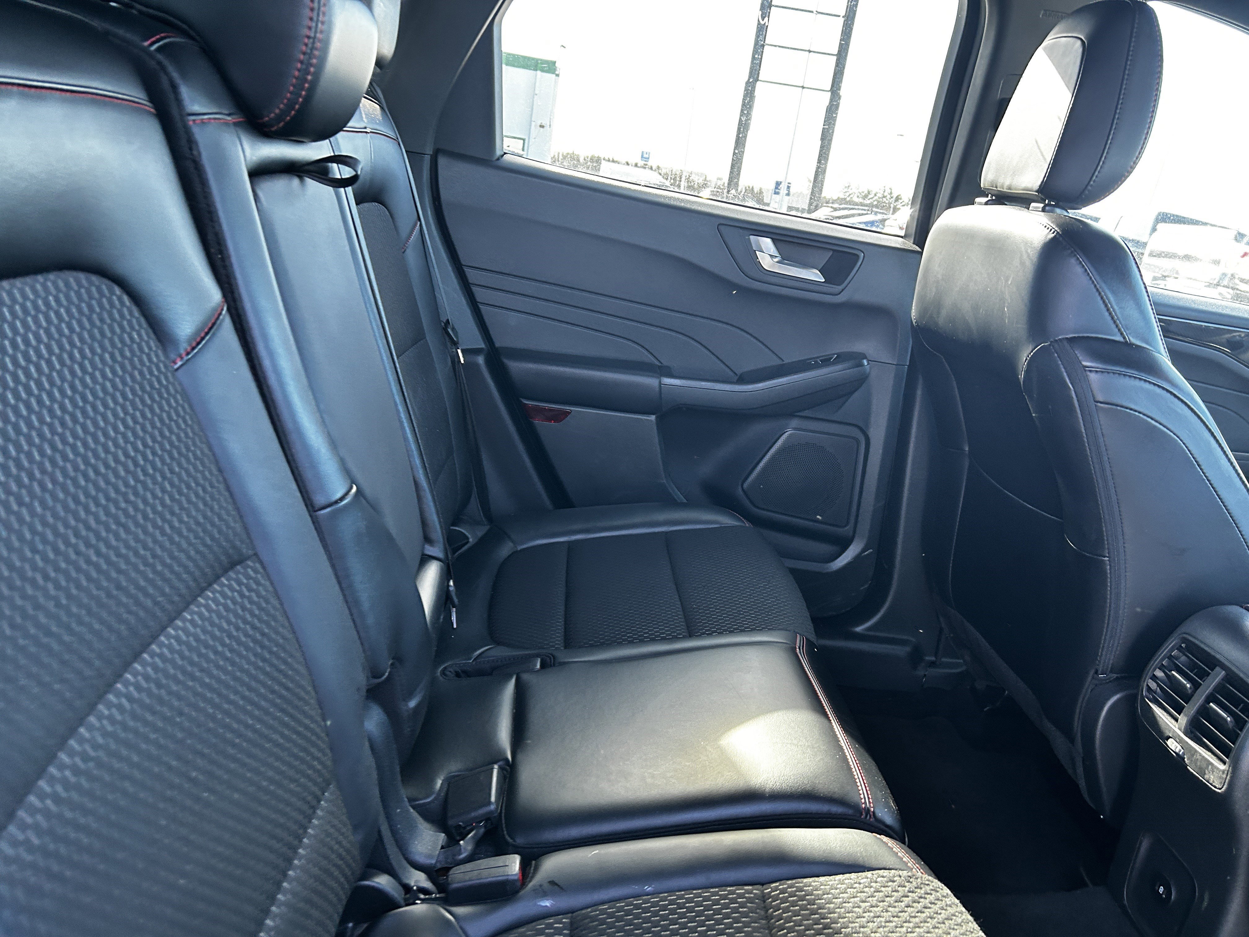 Certified 2025 Ford Escape ST-Line Select image 12