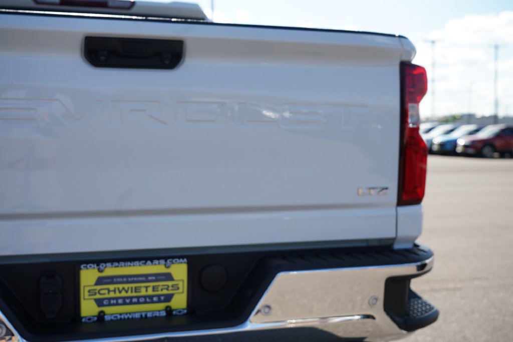 Used 2022 Chevrolet Silverado 2500 LTZ w/ Safety Package AWD/4WD image 9