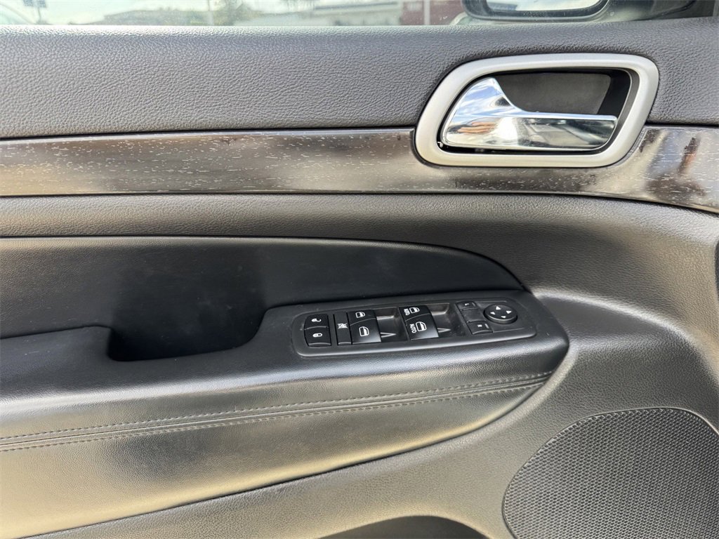 Used 2018 Jeep Grand Cherokee Altitude image 11