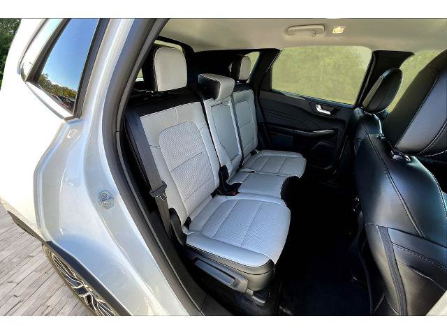 Certified 2024 Ford Escape SE FWD image 25
