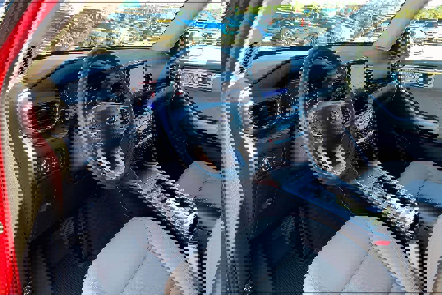 Certified 2022 Ford Explorer Limited w/ Equipment Group 301A image 17