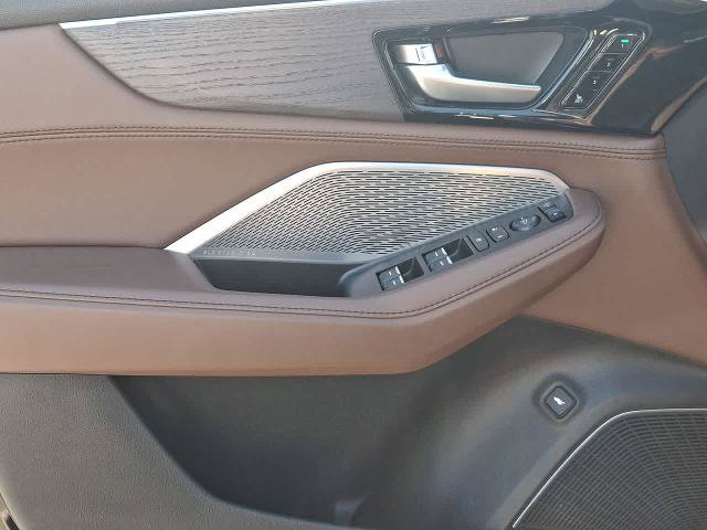 Used 2022 Acura MDX SH-AWD w/ Advance Package image 16