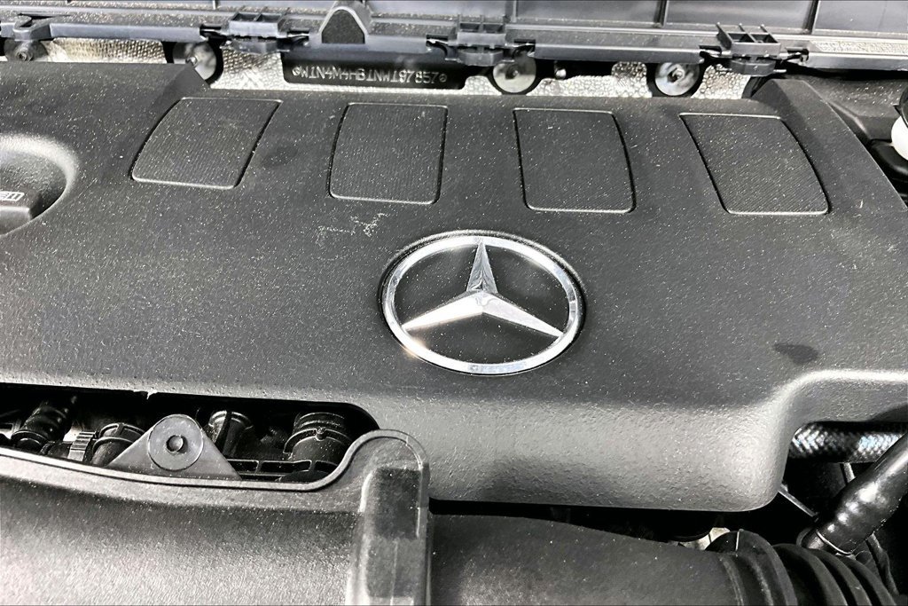 Used 2022 Mercedes-Benz GLB 250 4MATIC w/ Premium Package Lite image 31
