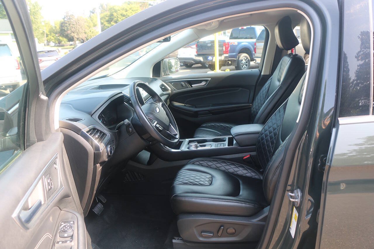 Certified 2024 Ford Edge Titanium AWD/4WD image 32