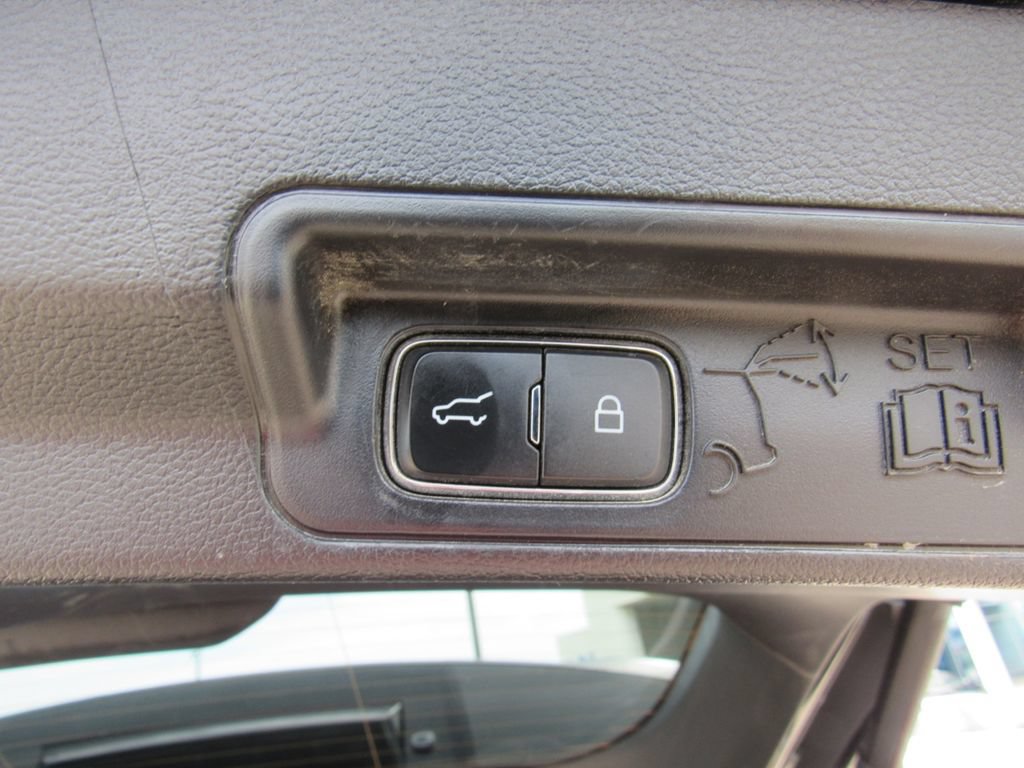 Certified 2022 Ford Explorer XLT w/ Equipment Group 202A RWD image 20