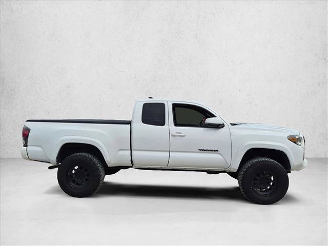 Used 2018 Toyota Tacoma TRD Sport w/ Technology Package AWD/4WD image 4