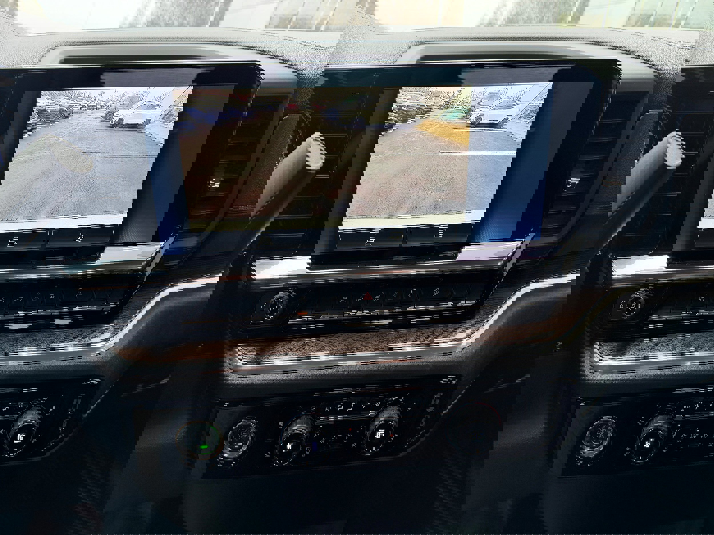 Used 2022 Chevrolet Silverado 1500 LT w/ Z71 Off-Road Package image 26