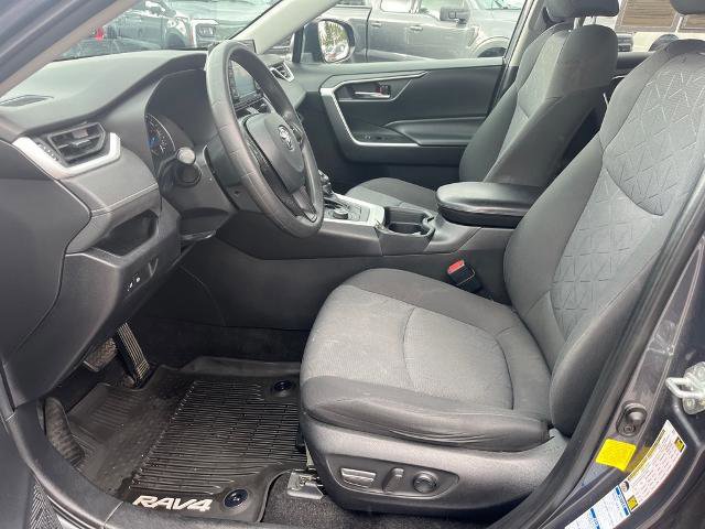 Used 2020 Toyota RAV4 XLE image 18