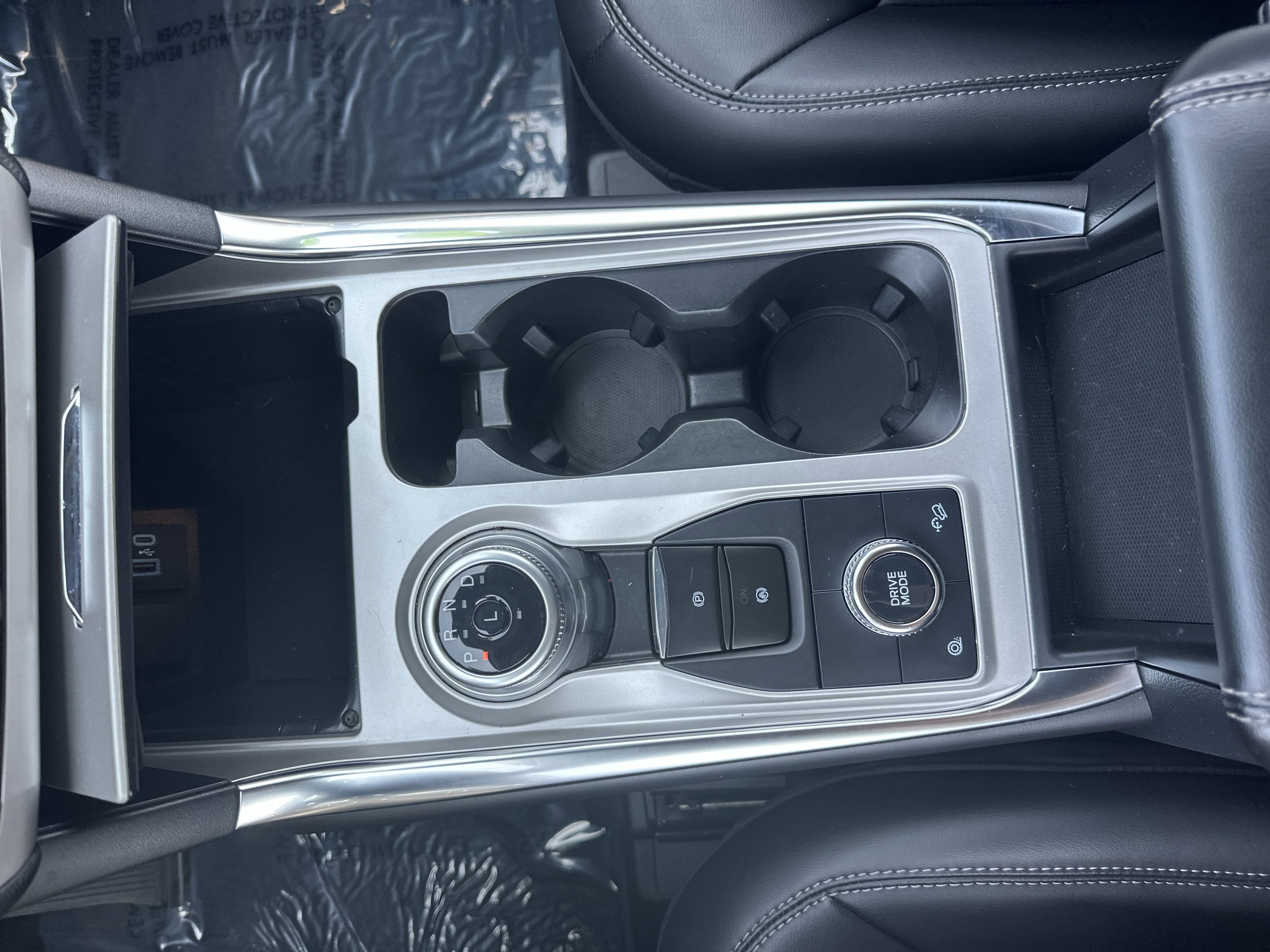 Certified 2023 Ford Explorer XLT w/ Equipment Group 202A image 17