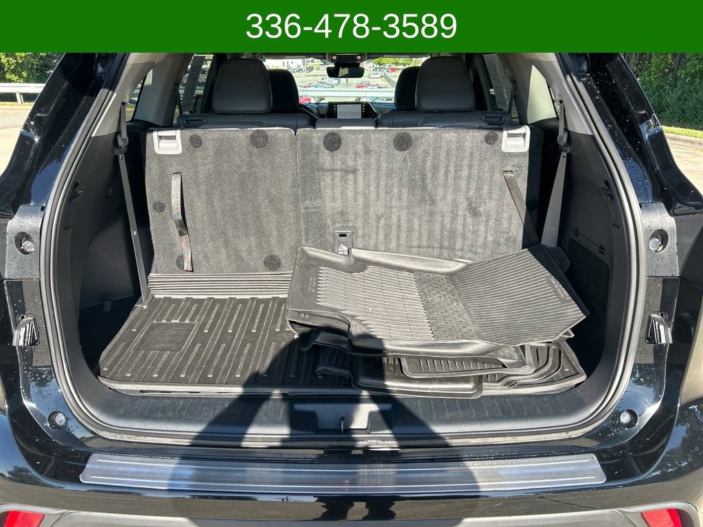 Used 2022 Toyota Highlander XLE FWD image 23