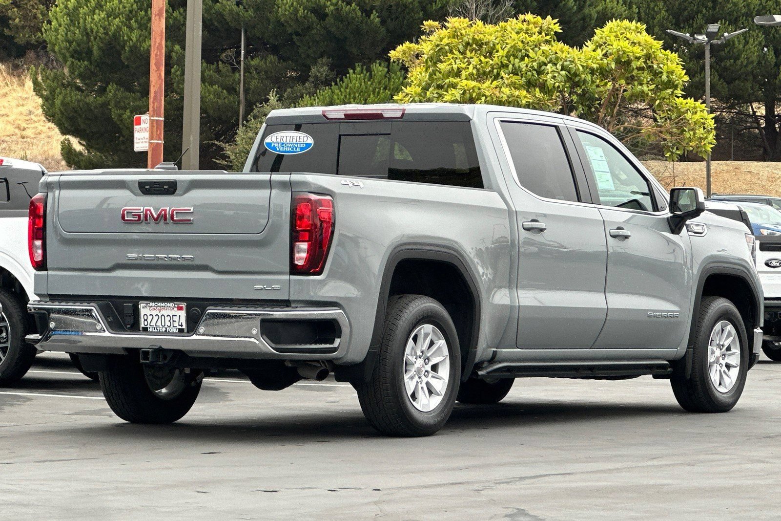 Used 2025 GMC Sierra 1500 SLE w/ Preferred Package AWD/4WD image 5