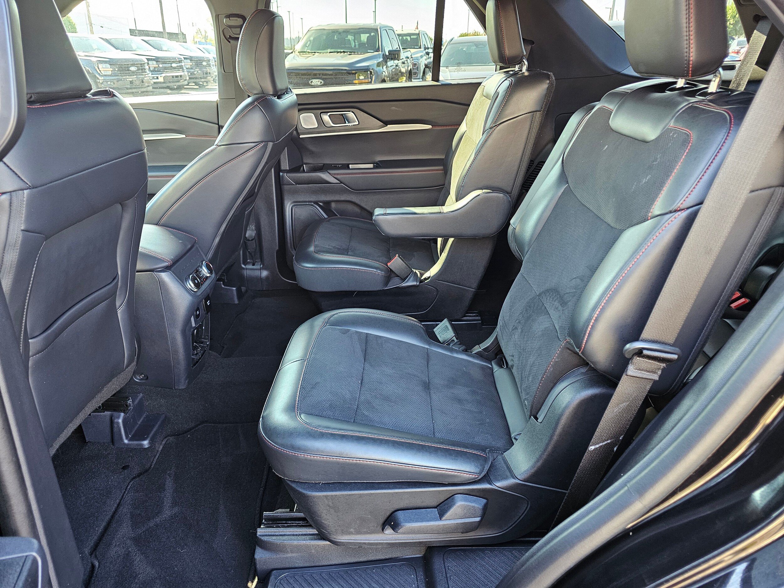 Certified 2025 Ford Explorer ST w/ Sun And Sound Package AWD/4WD image 17